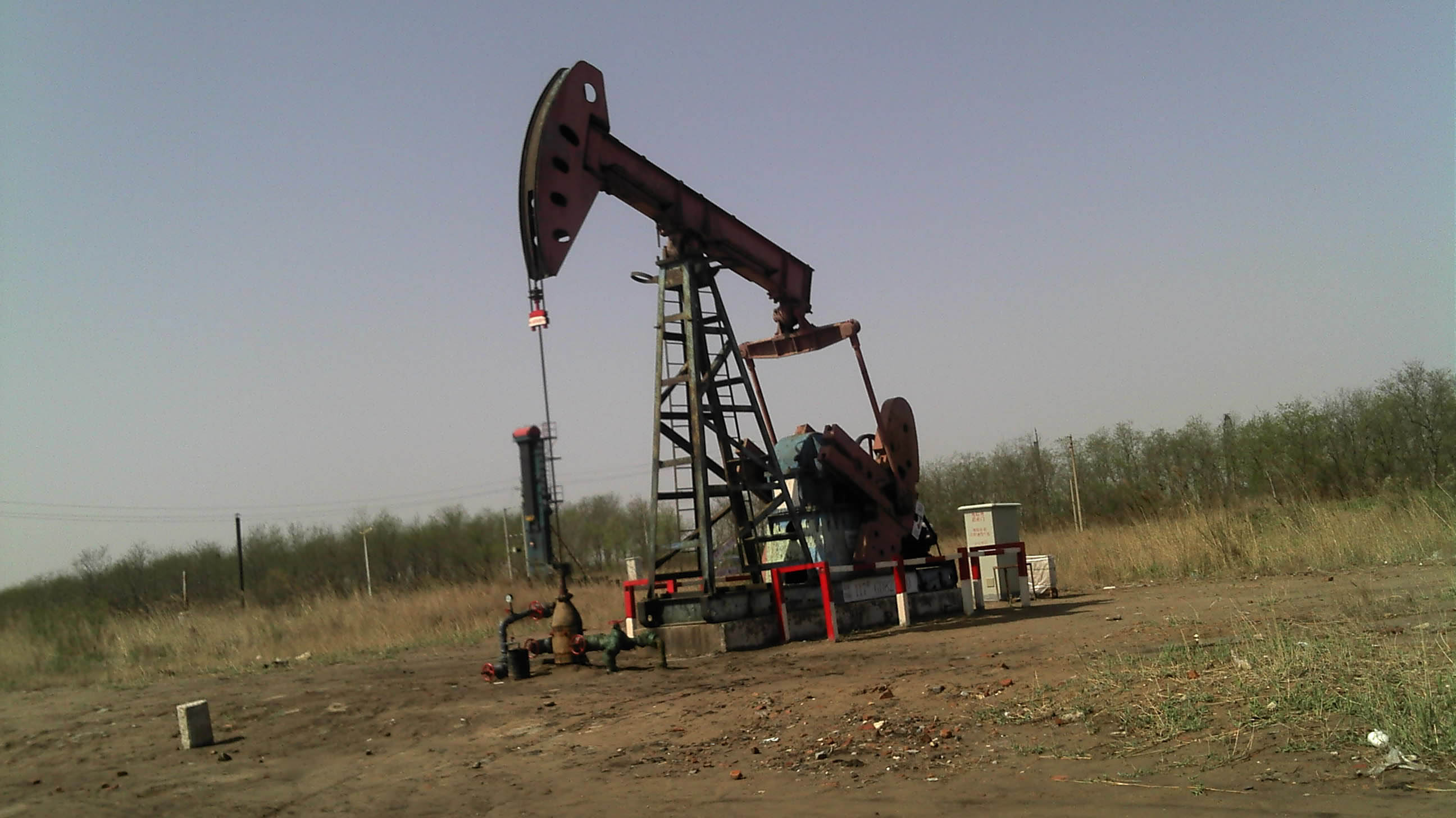 油区景象:井架与抽油机 - 东营拍客 - 齐鲁社区 
