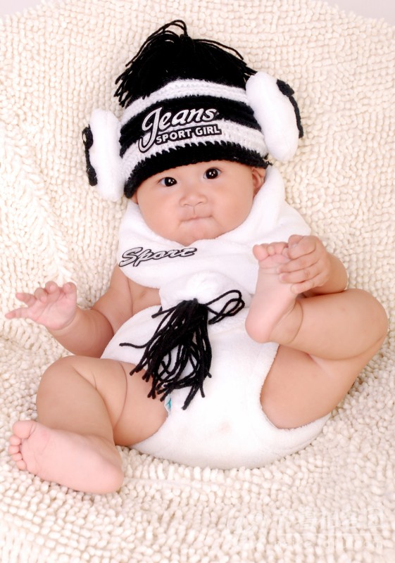 想比可爱的来看看很像小天才广告的<em>女主角</em>哦枪