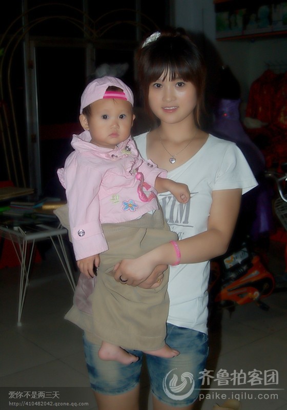 想比可爱的来看看很像小天才广告的<em>女主角</em>哦枪