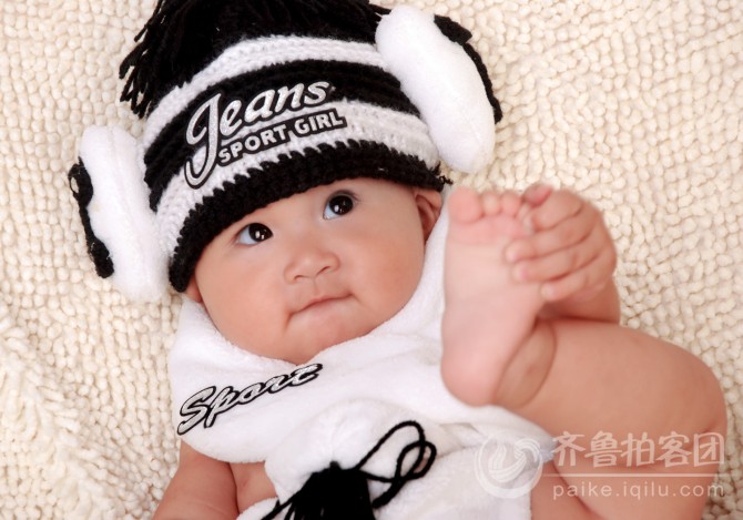 想比可爱的来看看很像小天才广告的<em>女主角</em>哦枪