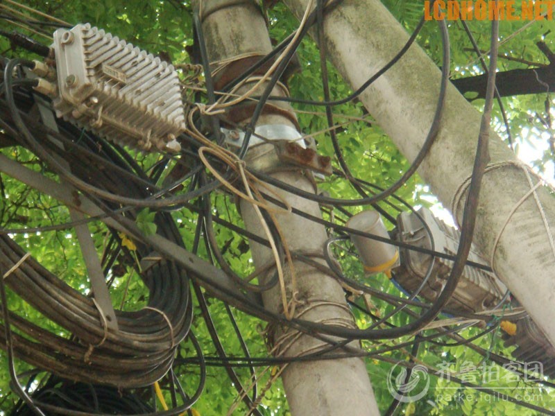 电有线电视明目张胆违法安装卫星信号干扰器没