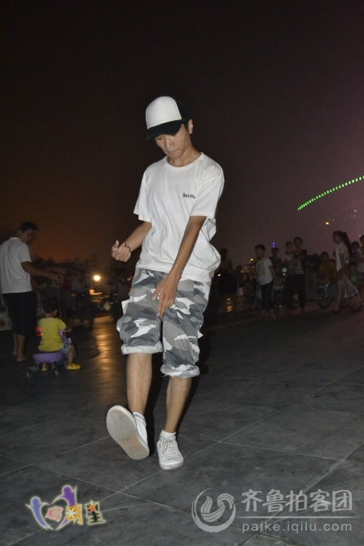 曳步舞者似水上飘?脚抽筋 - 菏泽拍客 - 齐鲁社