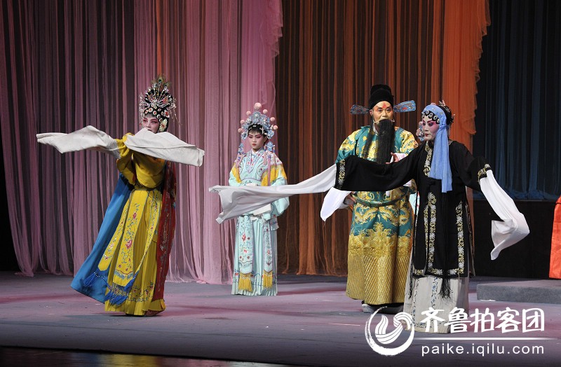 <em>四平调</em>《裴秀英<em>告状</em>》剧照 - 菏泽拍客 - 齐鲁社