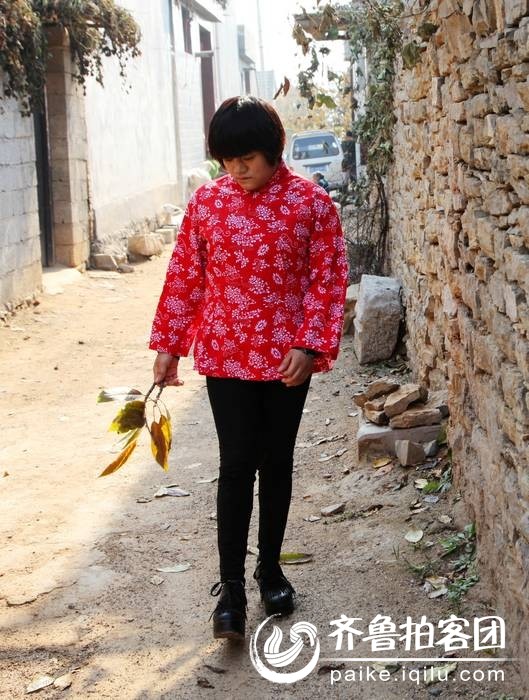 <em>山楂妹</em><em>张月乔</em>素描