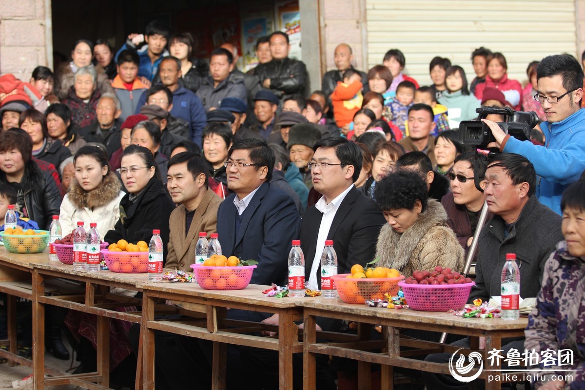 <em>让梦想飞</em> <em>山楂妹</em>--张月乔乡村演唱会圆满成功