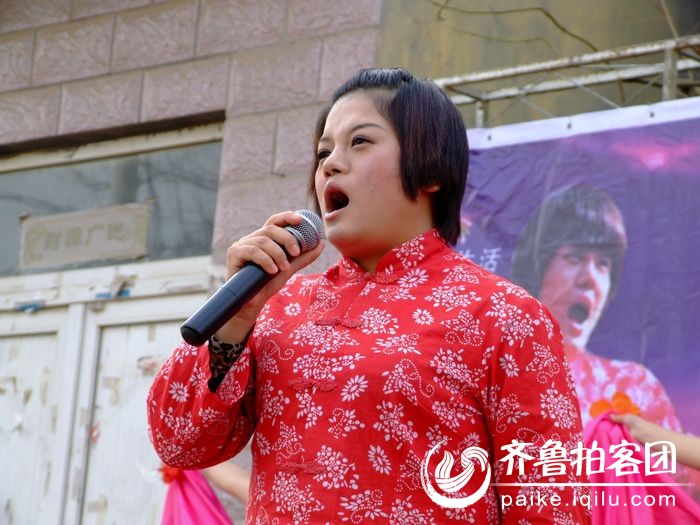 中国第一个农民<em>演唱会</em> <em>山楂妹</em>乡村<em>演唱会</em>成功