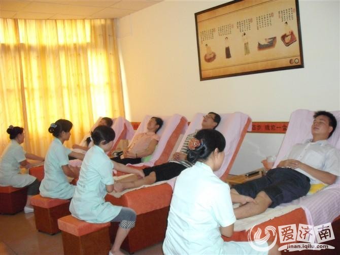 【济南职业】<em>我是洗脚妹</em>(月薪8000有隐情?) - 