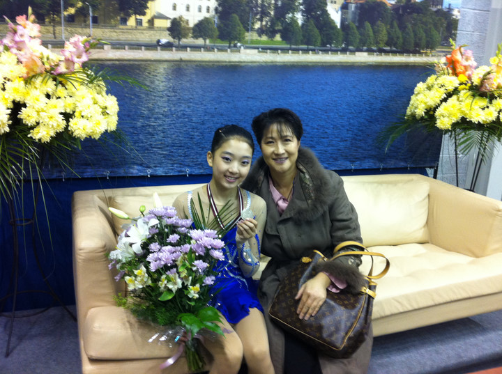 韩金妍儿VS我李子君,谁更清纯性感? - 八卦视听