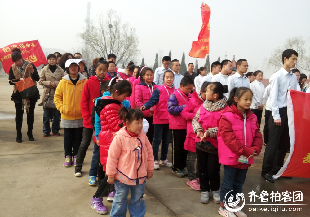 齐鲁拍客协孤岛吧为黄河口烈士陵园烈士扫墓活