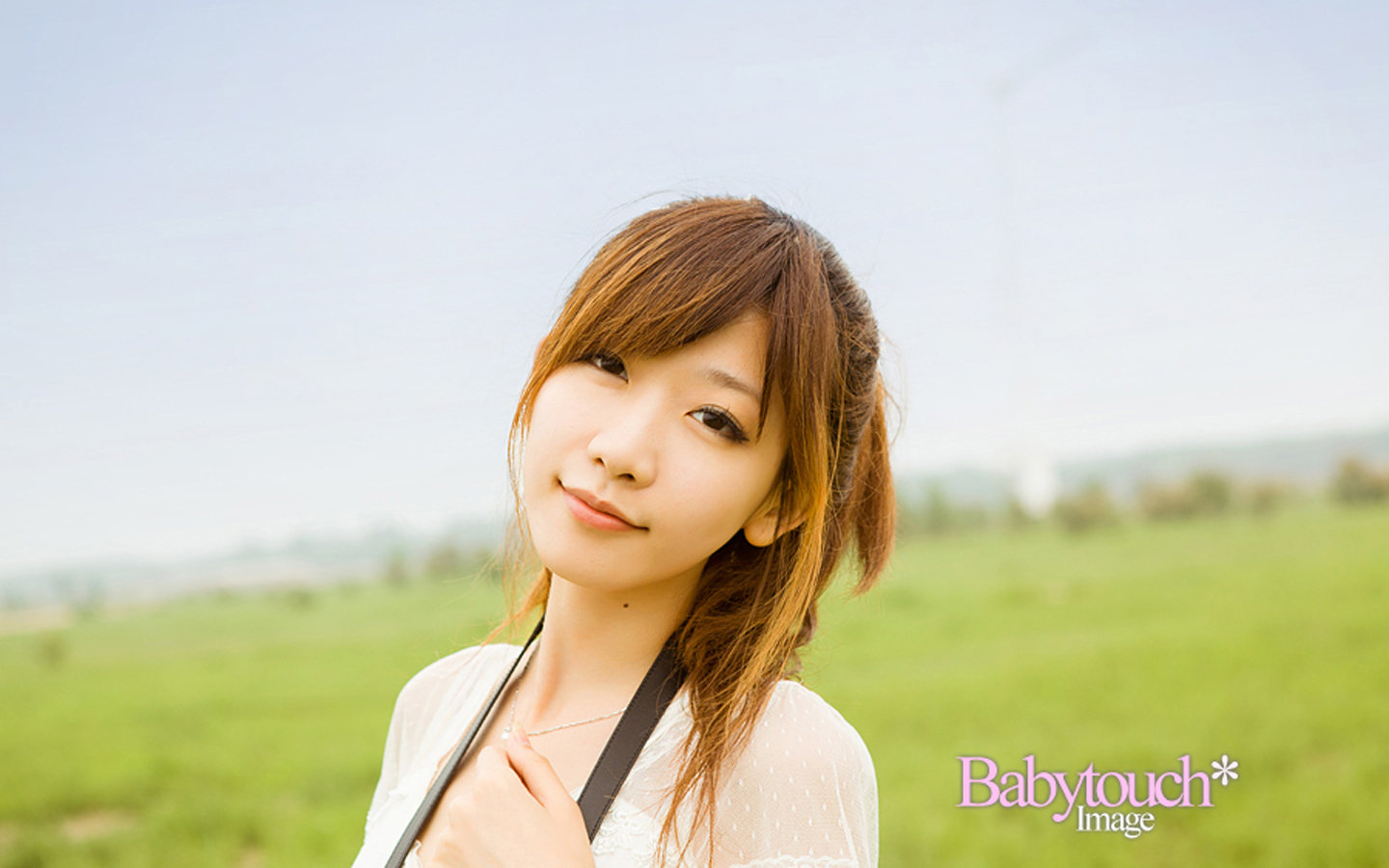 纯美女生高清桌面壁纸 (分辨率为:1440x900) 1