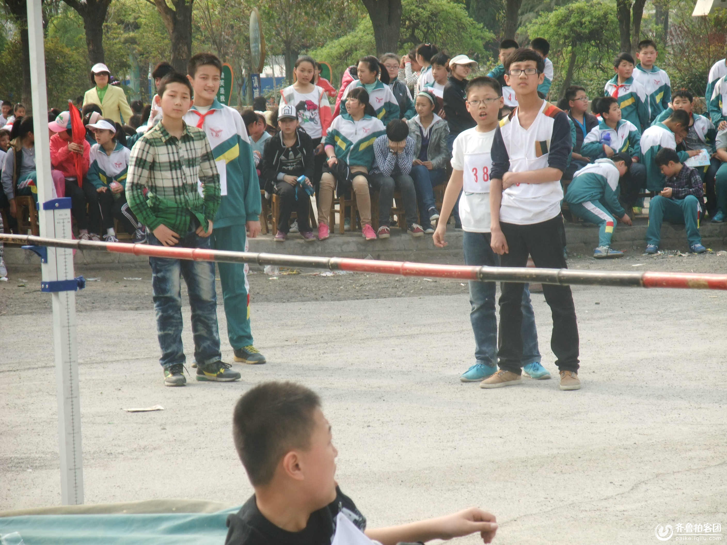 兖州实验小学:<em>美女老师</em>给<em>我拍</em>张照 - 济宁拍客