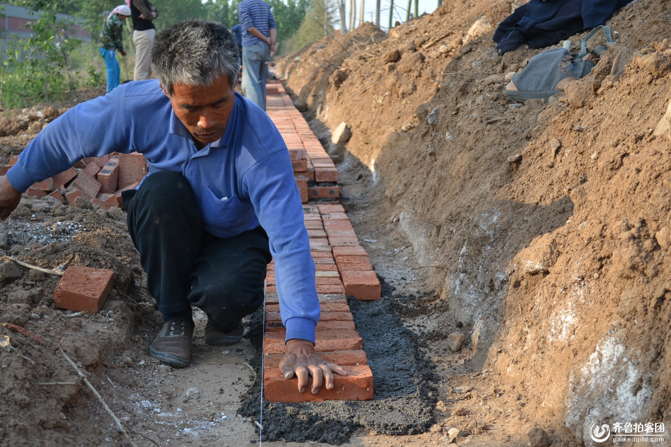 【拍客任务四八季】“我给劳动者拍张照”--泥瓦匠 - 淄博拍客 - 齐鲁社区 - 山东最大的城市生活社区,山东广播电视台官方社区!