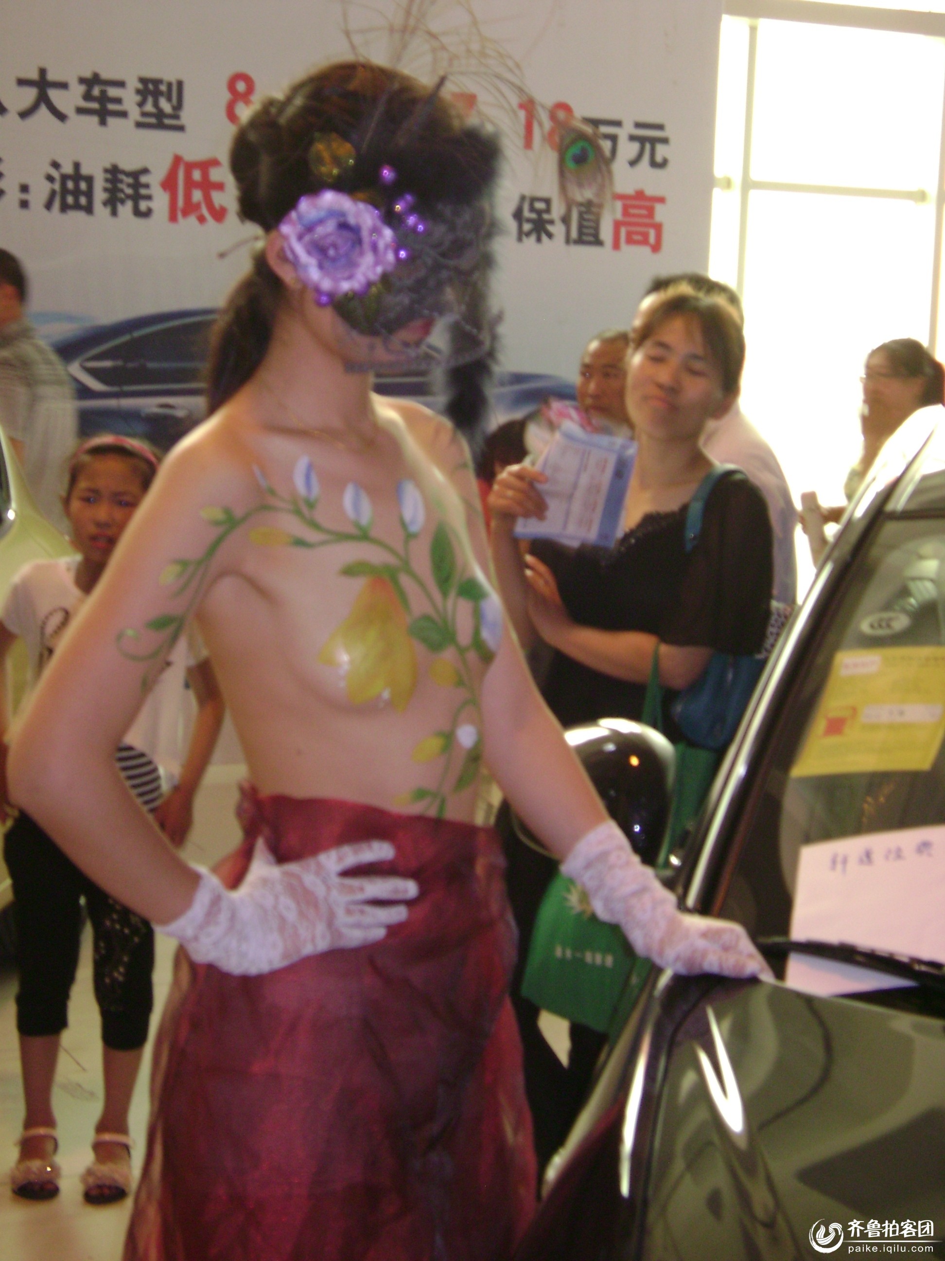 山东车展人体彩绘图片