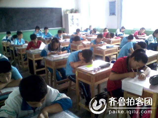 考场上… - 烟台拍客 - 齐鲁社区 - 山东最大的城