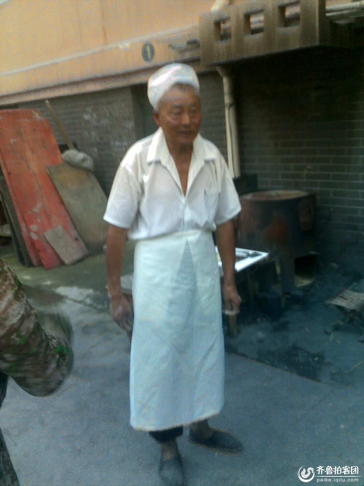 拍客全程陪同齐鲁电视台拍摄---兖州美食大壮馍