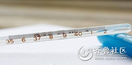 护士长介绍说,他被送至医院时已神志不清,体温完全测不出来,达到42度