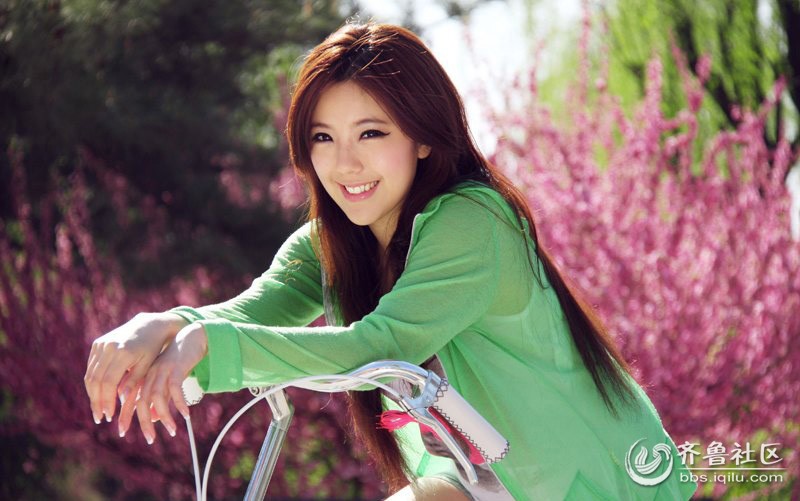 <em>清纯</em>可爱<em>美女</em>图片 花田<em>唯美写真</em> - 校园<em>美女</em> - 齐