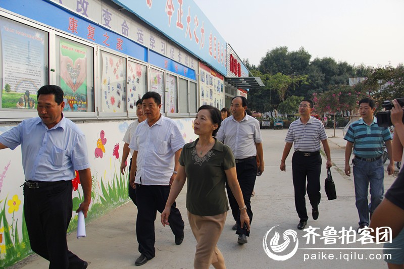 省考核验收专家组来单县正大医院验收智障儿童