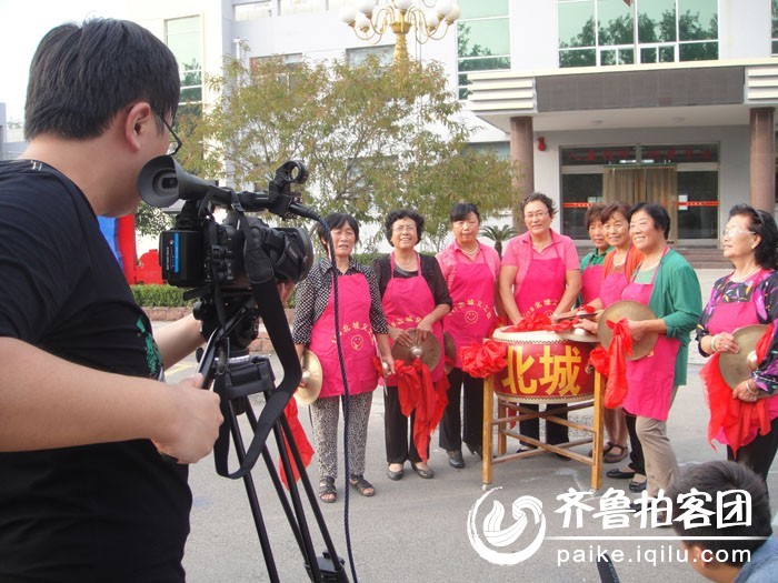 电视台摄制组深入单县消防大队拍摄红门风采专