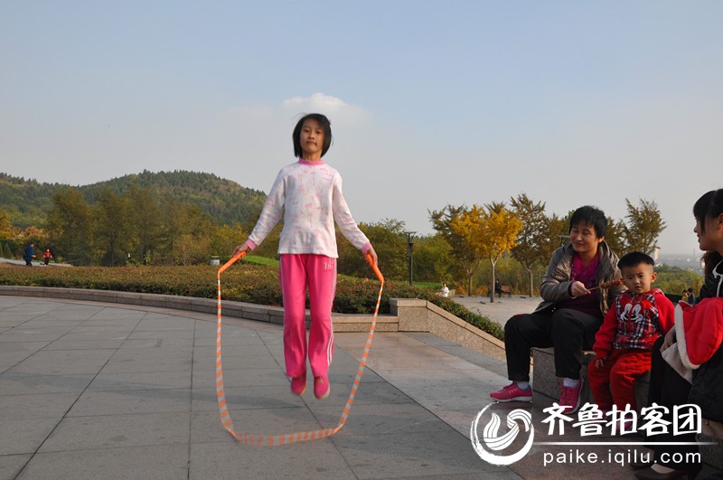 <em>跳绳</em>的<em>小姑娘</em> - 滨州拍客 - 齐鲁社区 - 山东最大