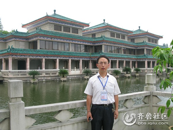 山东好青年:<em>平阴一中教师</em>刘小虎 十年耕耘 坚守