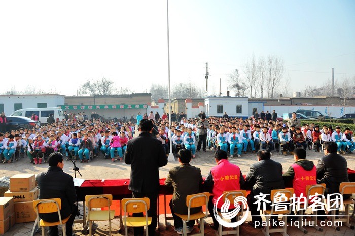 小荷公益牵手国电石横共建,捐书授牌仪式在北