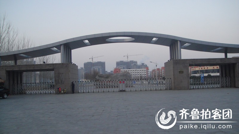 贺单县一中大门改建俊工随拍 - 菏泽拍客 - 齐鲁