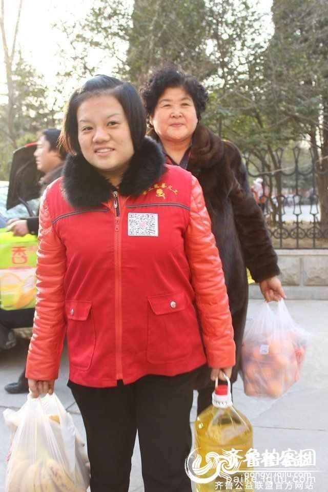 齐鲁公益联盟义工<em>山楂妹张月乔</em>荣获<em>星光大道</em>亚