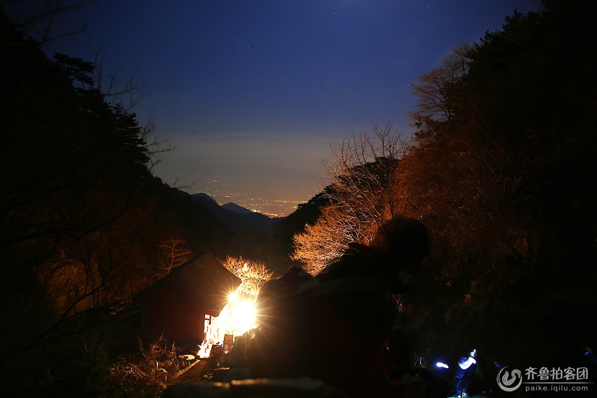 晚上爬泰山,看日出,然后下该怎么走?