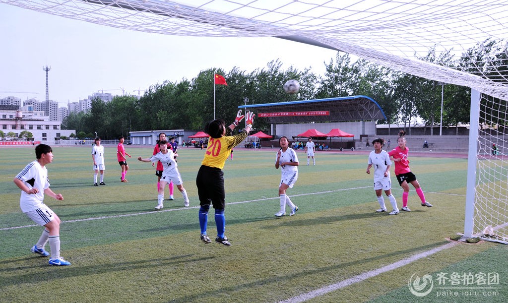 山东省第23届体育运动会<em>女子足球</em>预赛在邹城