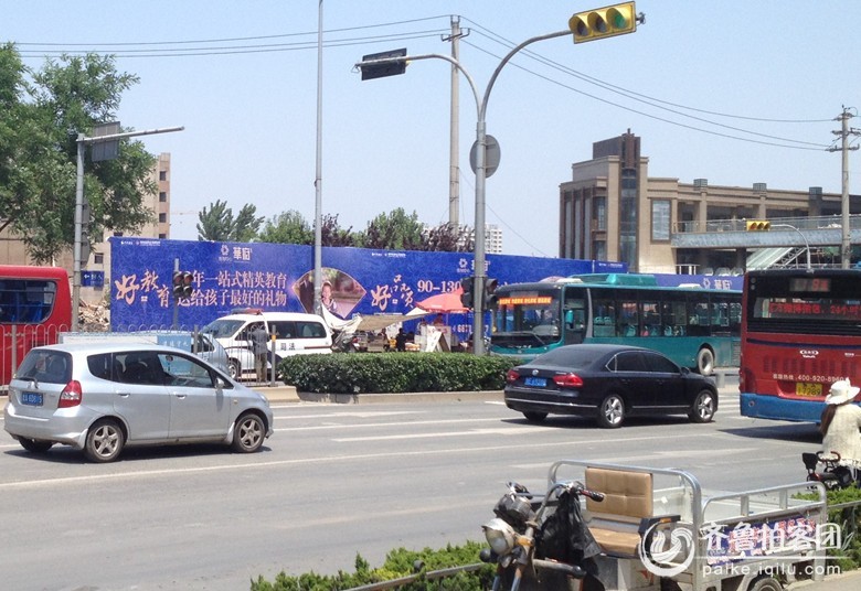 济南西市场停司法车辆,怀疑此车公车私用 - 菏