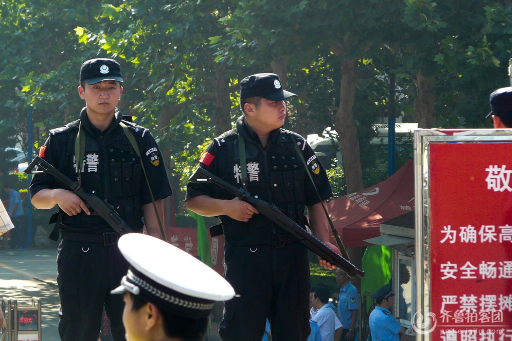 聚焦高考首日聊城一中考点现场(一) - 聊城拍客