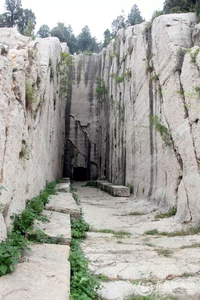 九龙山崖墓群