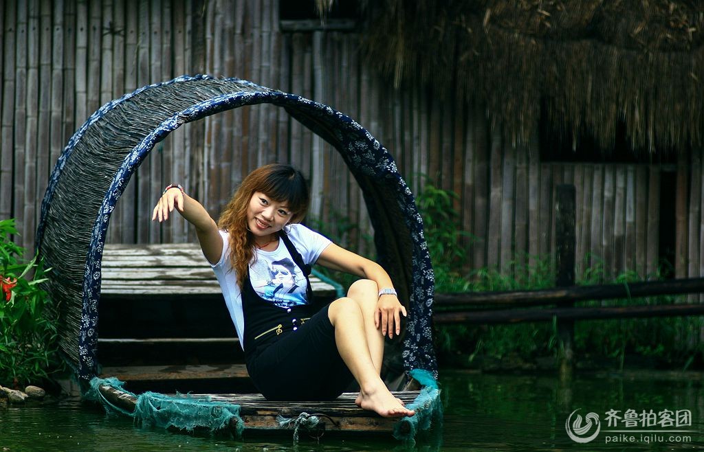 <em>妹娃子要过河</em> 哪个来推我嘛 - 枣庄拍客 - 齐鲁社