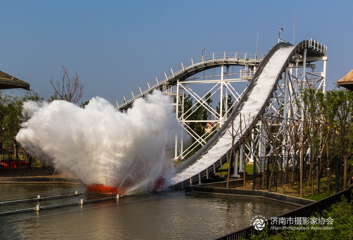 济南方特大型室外游乐场——激流勇进