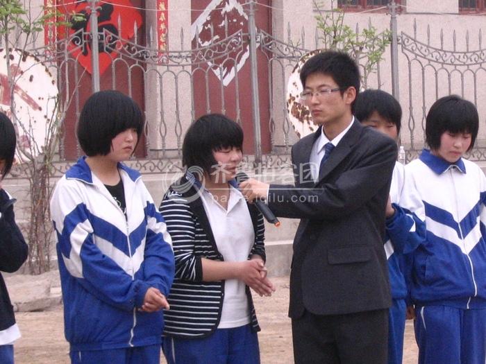 赵宇感恩励志教育全国巡回演讲团走进长清区文