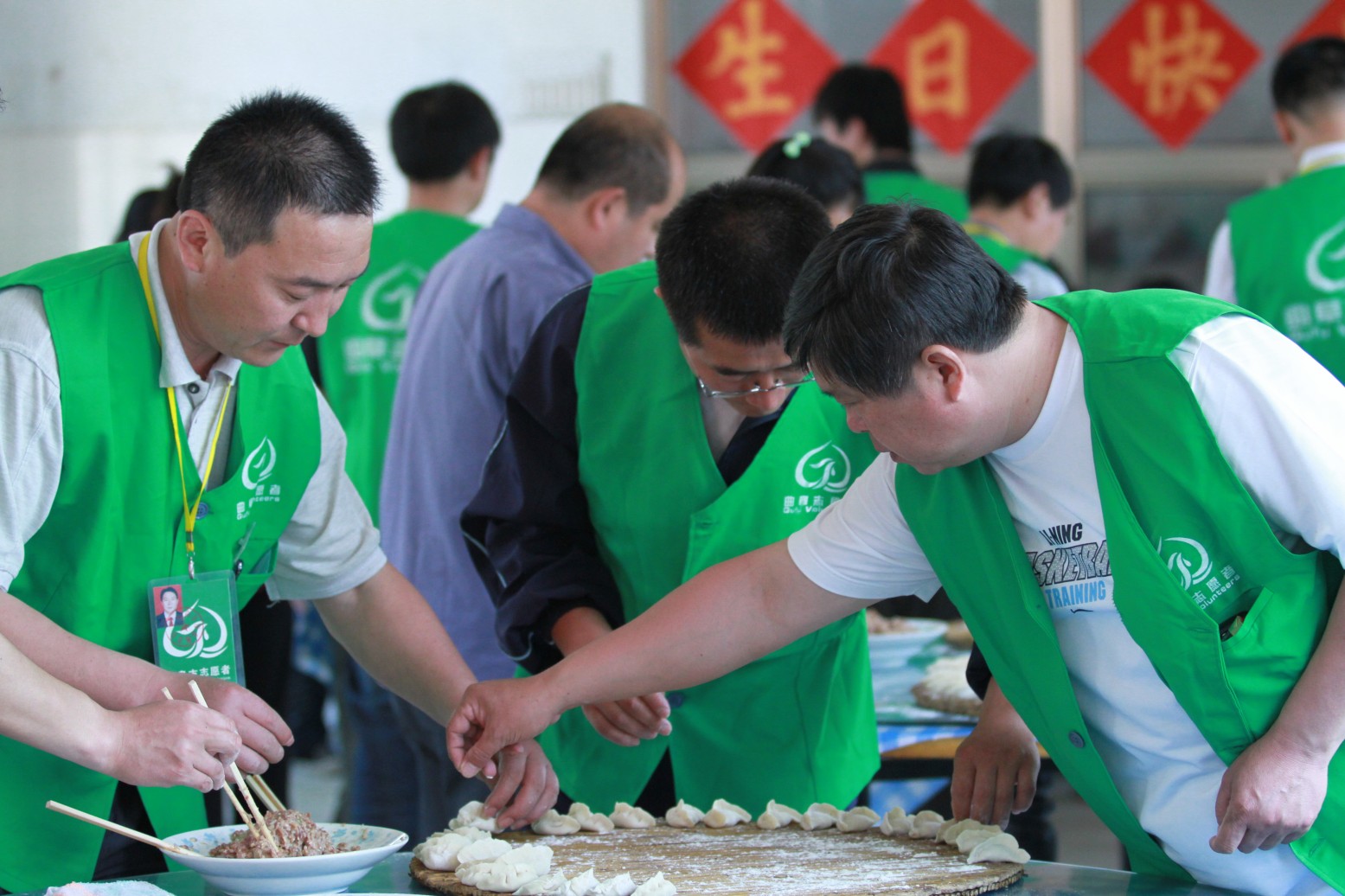 关爱老人,奉献爱心--曲阜<em>绿马甲</em>在行动 - 济宁拍