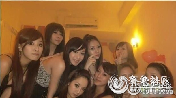 青岛<em>大学女生宿舍</em>开性感惹火的<em>睡衣</em>派对庆生~