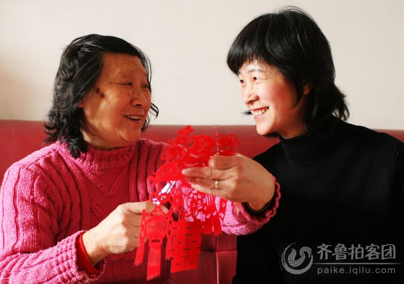 刘桂芝和她的剪纸艺术(专题新闻摄影报道) - 枣