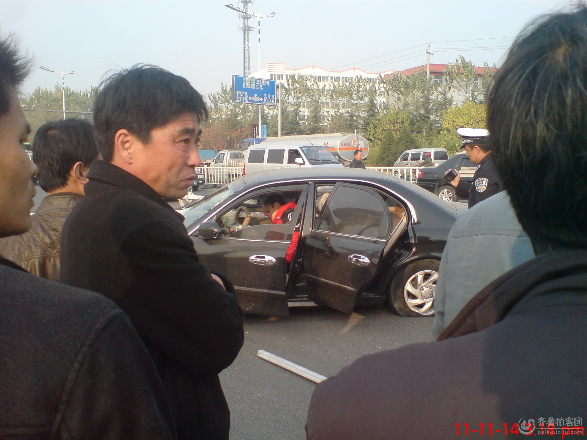 张家洼路口车祸现场高清图片