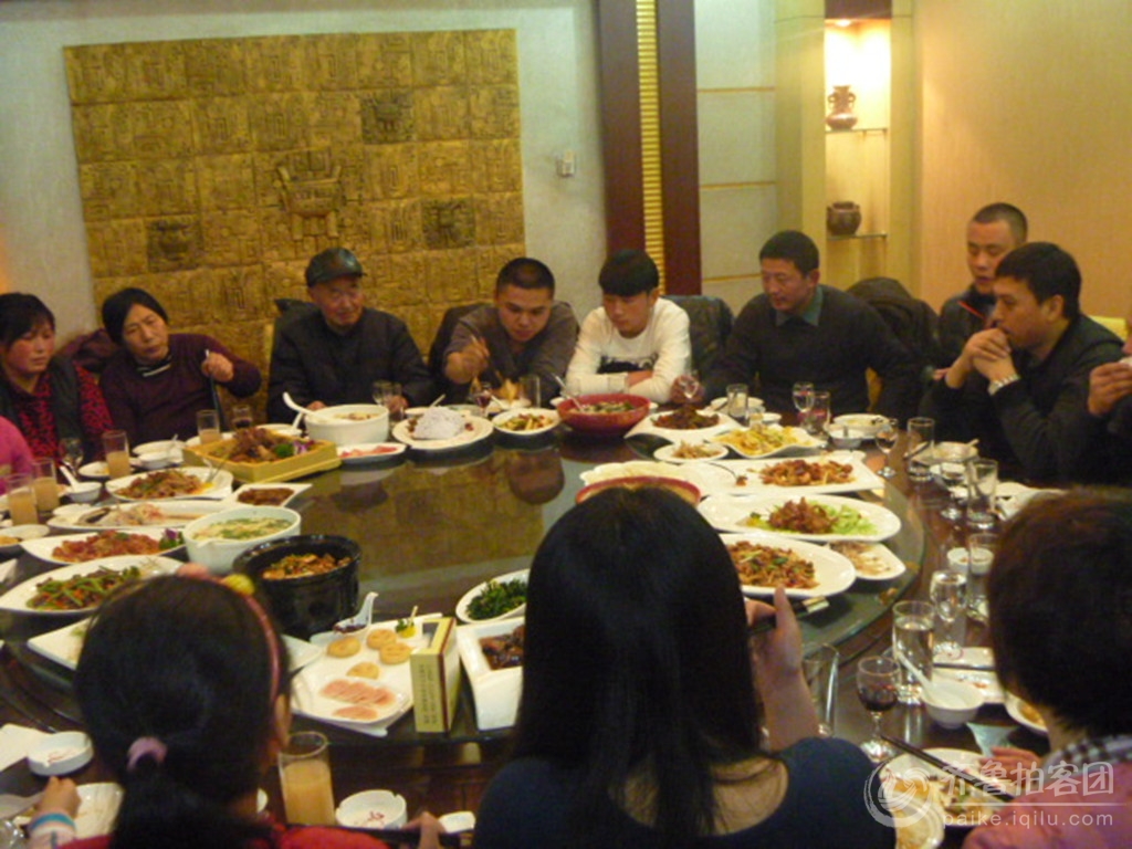 家庭 聚餐 照片 聚餐 图片 聚餐 图片 同事 聚餐 上面