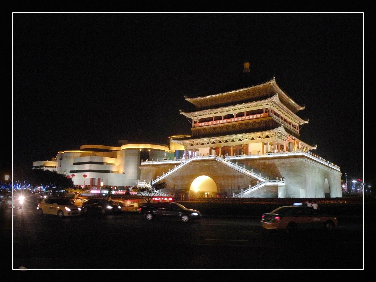 西安钟楼夜色z.jpg