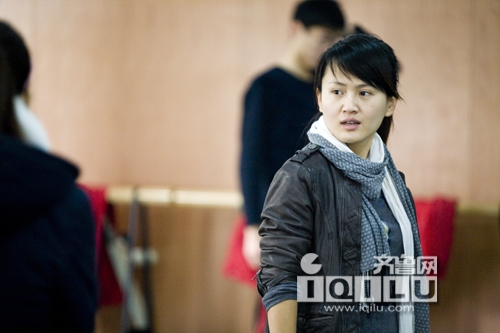 <em>齐鲁网</em>探班<em>女生组</em>演唱会彩排 厉声专注投入 - 