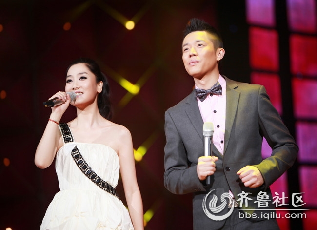 【海阳站报道】凤凰传奇CCTV音乐频道春节晚