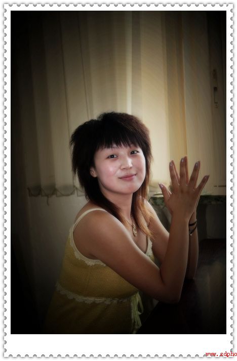 <em>坐在</em>我<em>对面的小女孩</em> - 人像摄影 - 齐鲁社区